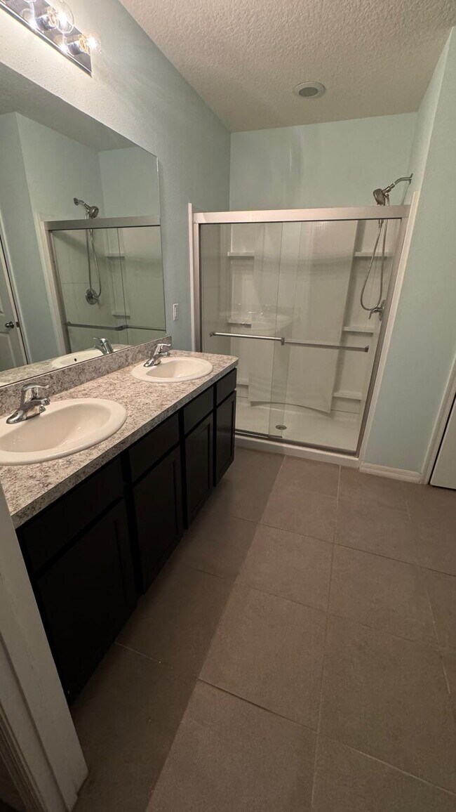 Building Photo - 505 Arbequina Ct