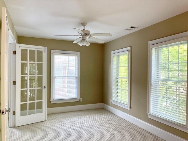 Building Photo - 455 Wembley Cir