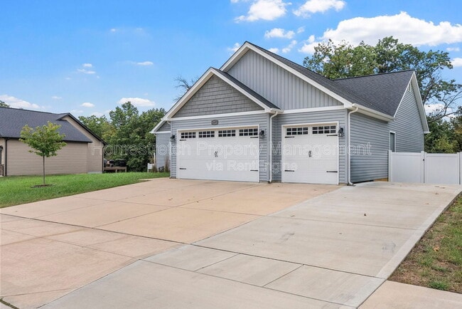 Building Photo - 31873 Tea Olive Dr