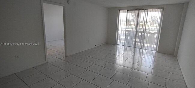 Building Photo - 15600 NW 7th Ave