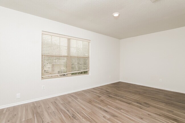 Building Photo - 8802 Scarlett Pl