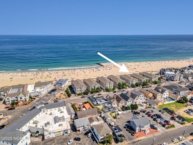 Building Photo - 239 Beach Front