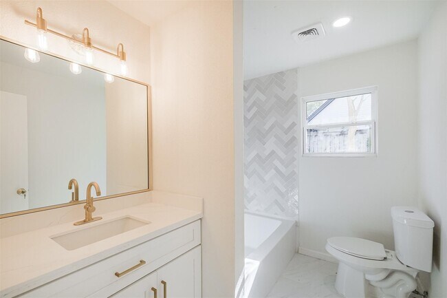 Building Photo - 9419 Campbell Rd