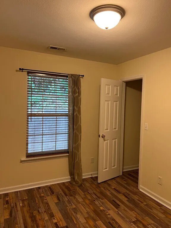 Building Photo - 7109 Tyner Crossing Dr