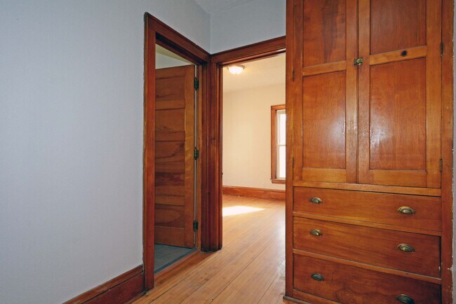 Building Photo - 3029-3031 Chicago Ave