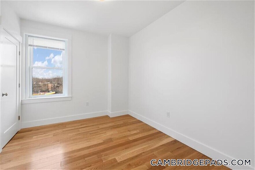 Building Photo - 406 Columbia St