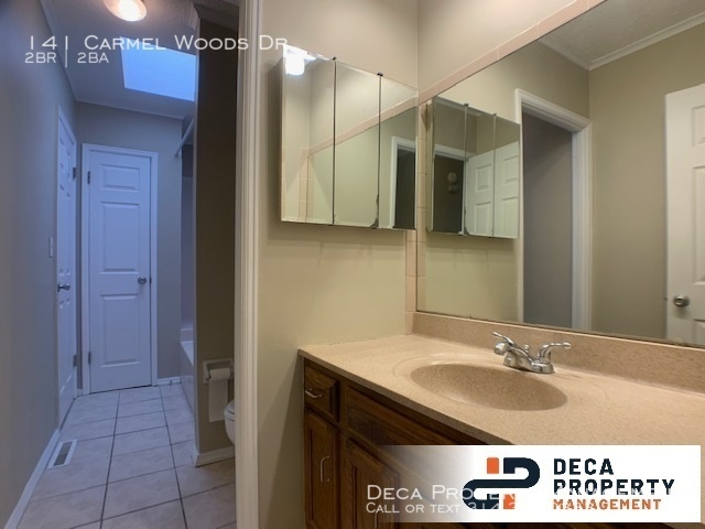 Building Photo - 2 Bedroom Condo