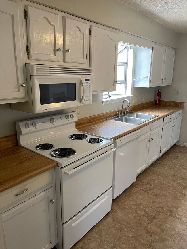 Building Photo - 2509 Arthurs Ct Ln