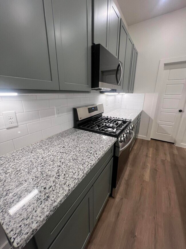 Building Photo - 13831 Gary Ave