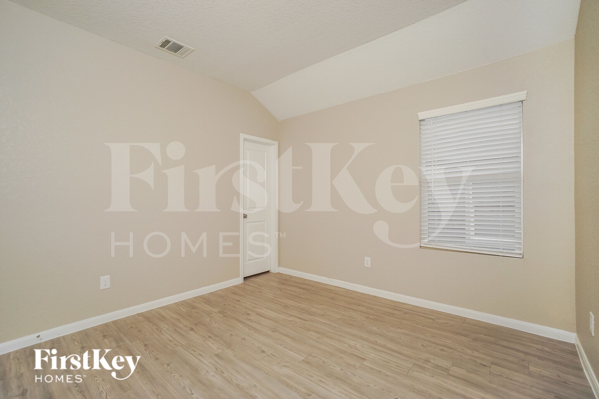 Building Photo - 1203 White Willow