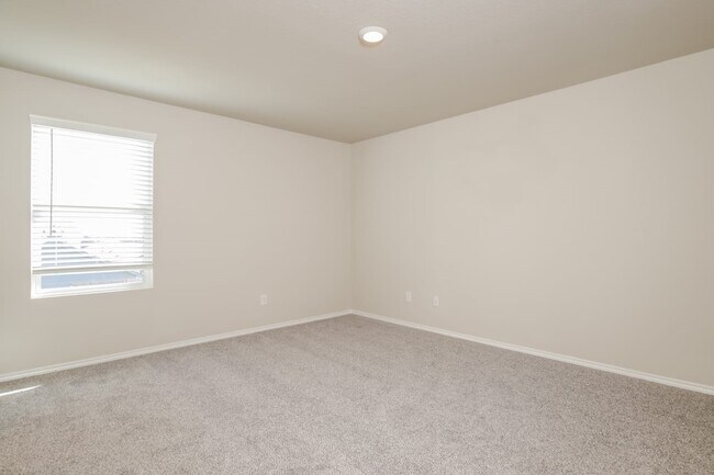 Building Photo - 5734 Leon Pl