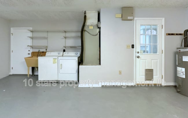 Building Photo - 601 Stone Dr