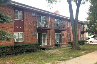 Building Photo - 2222 Independence Ln