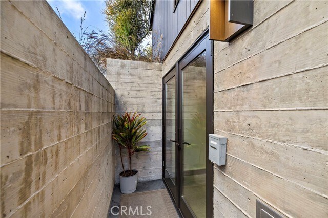 Building Photo - 2699 Solana Way