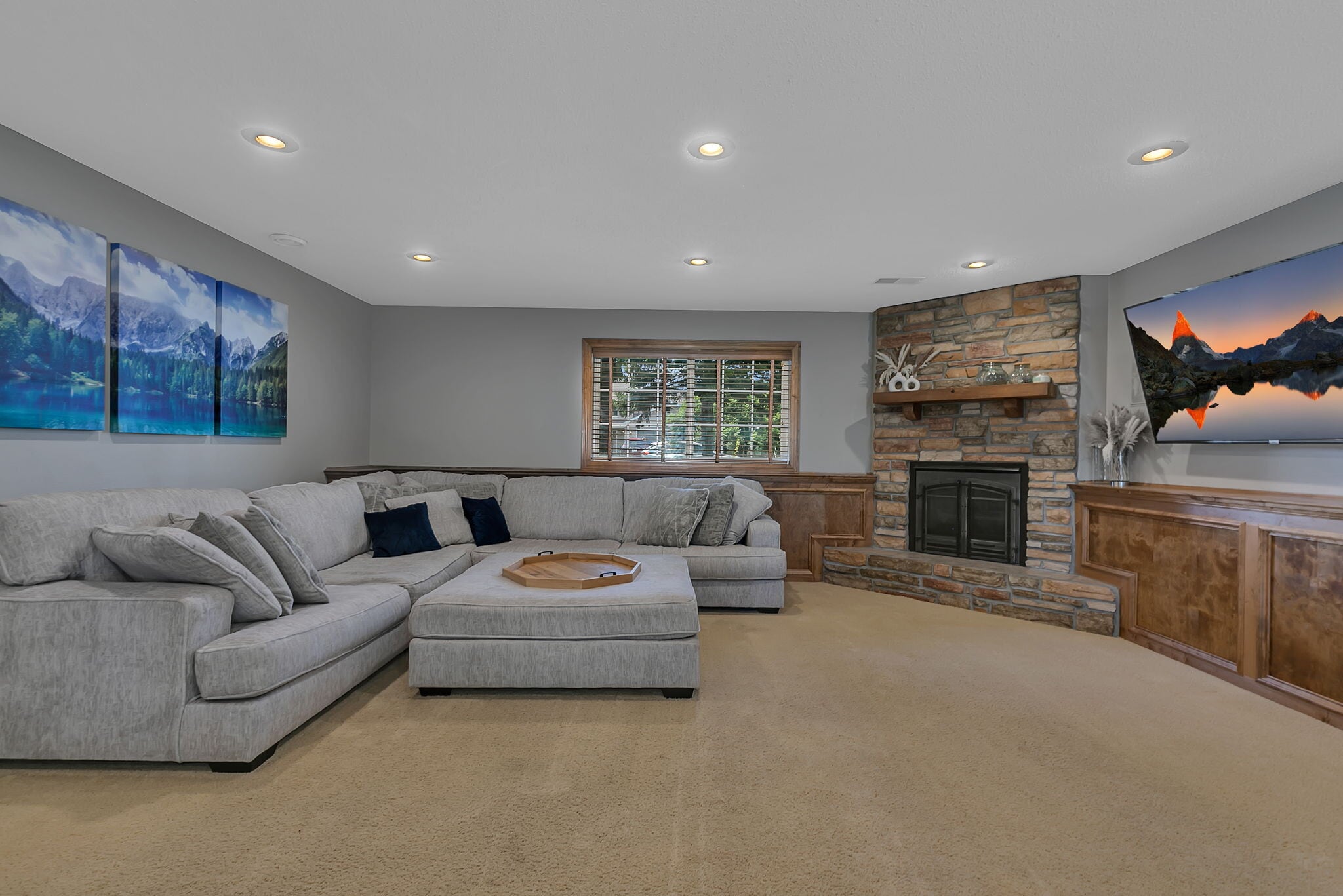 Building Photo - 1419 Hillside Ct