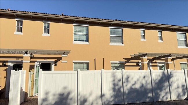 Building Photo - 1522 SW 147th Ter