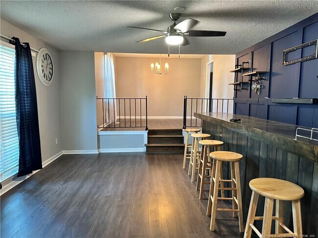 Building Photo - 5921 Lake Terrace Ct