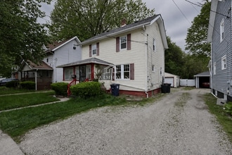 Building Photo - 961 Lawton St