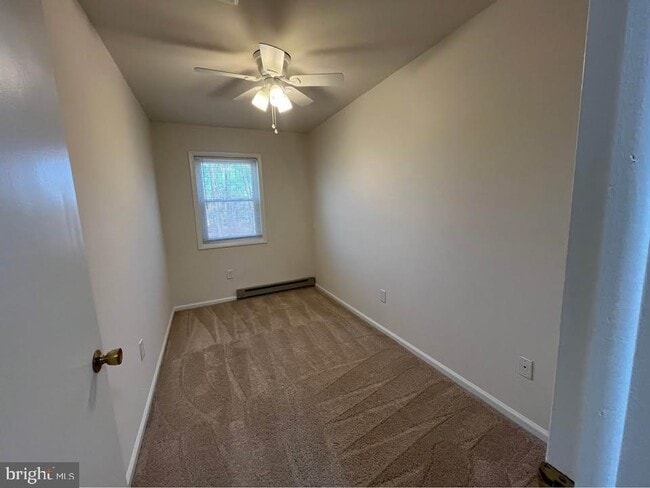 Building Photo - 384 Peach Orchard Rd