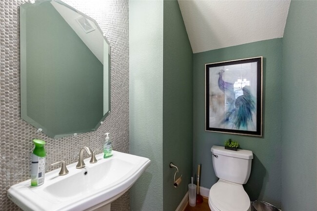 Building Photo - 1016 Peacock Blvd