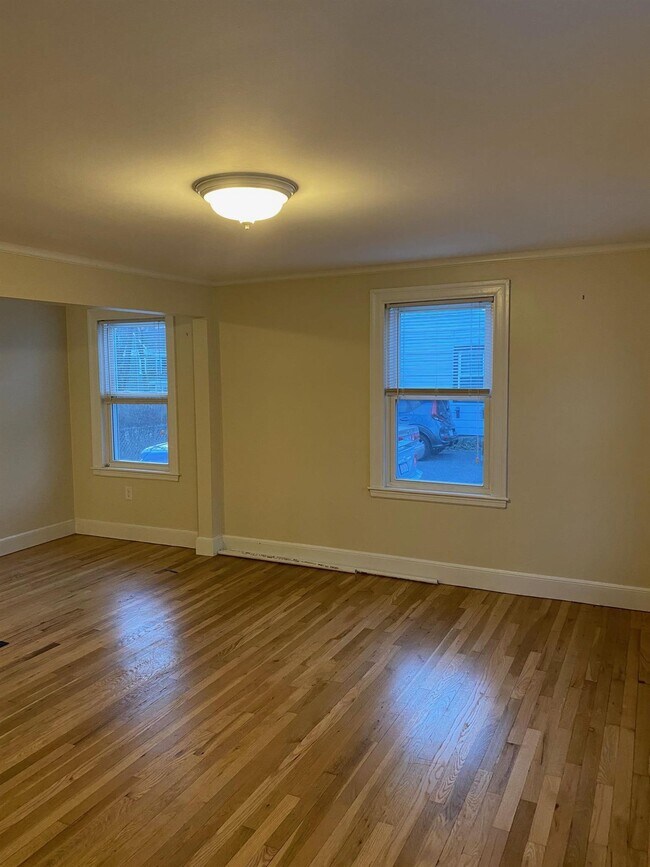 Primary Photo - 28 Linden Ave