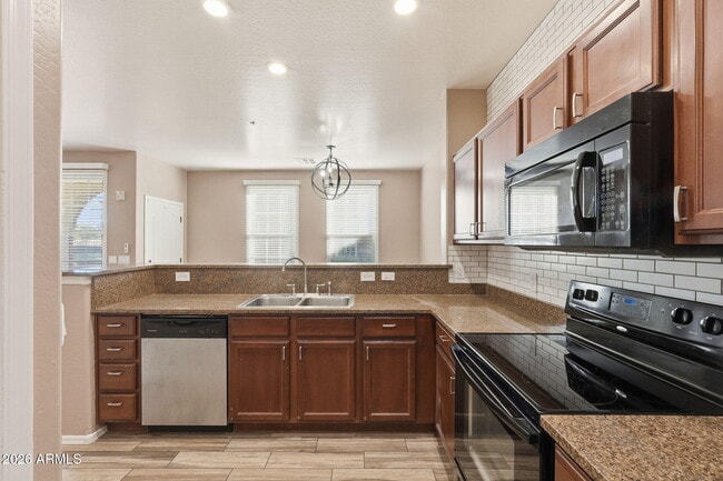 Building Photo - 4757 E Waterman St