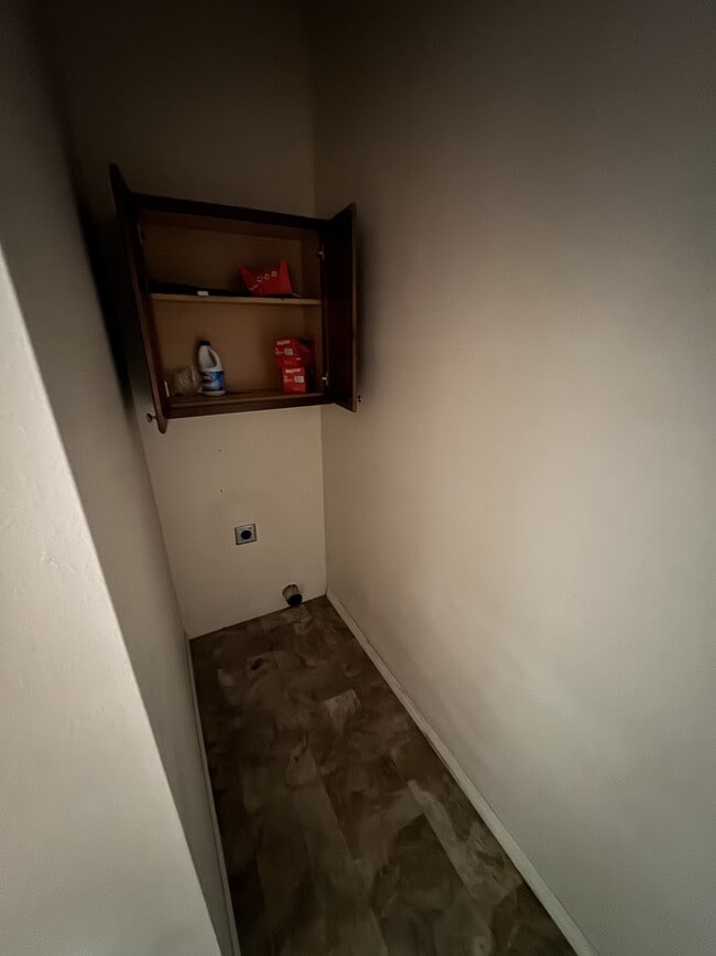 Building Photo - 905 5th Ave N