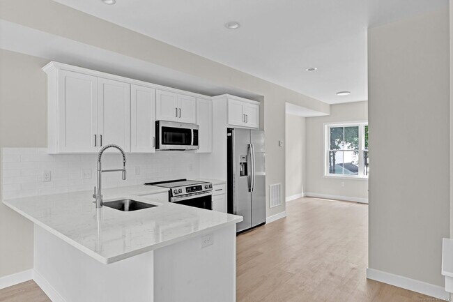 Building Photo - 70 Whiting St