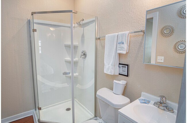 Building Photo - Douglas