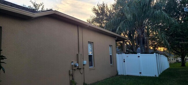 Building Photo - 2847 Majestic Isle Dr