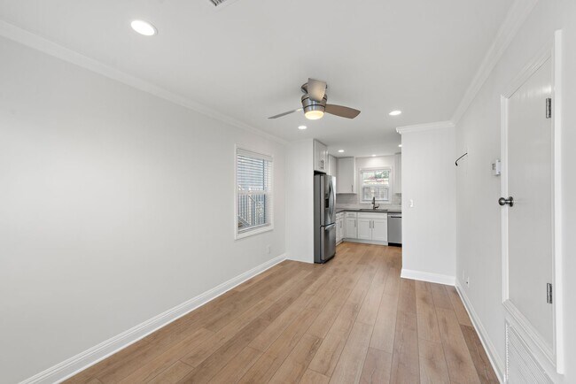 Building Photo - Balboa Peninsula Pool Home