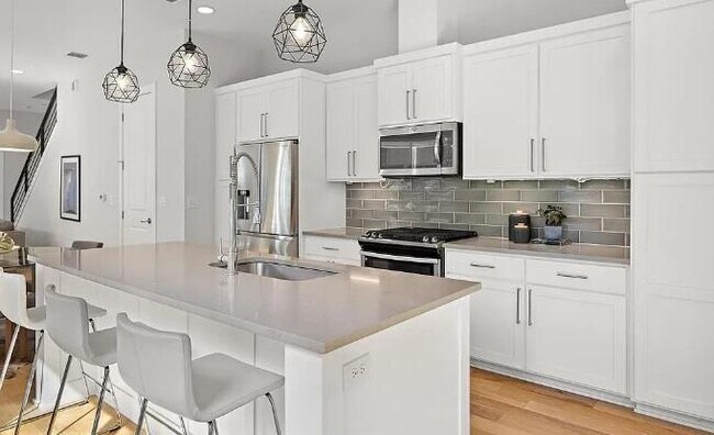 Building Photo - 1211 Cometa St