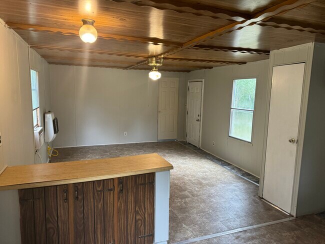 Building Photo - 385 Liberty Church Rd