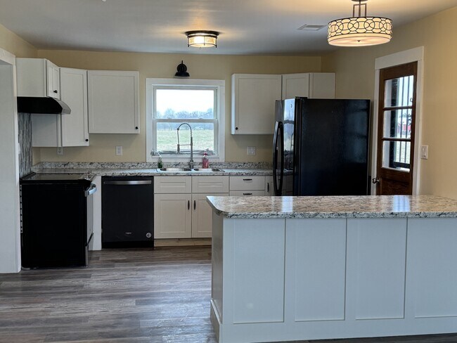 Building Photo - 501 Webb Ridge Rd