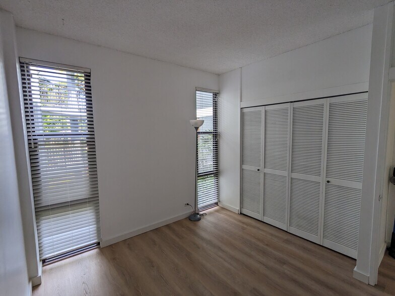 Building Photo - 1030 Aoloa Pl
