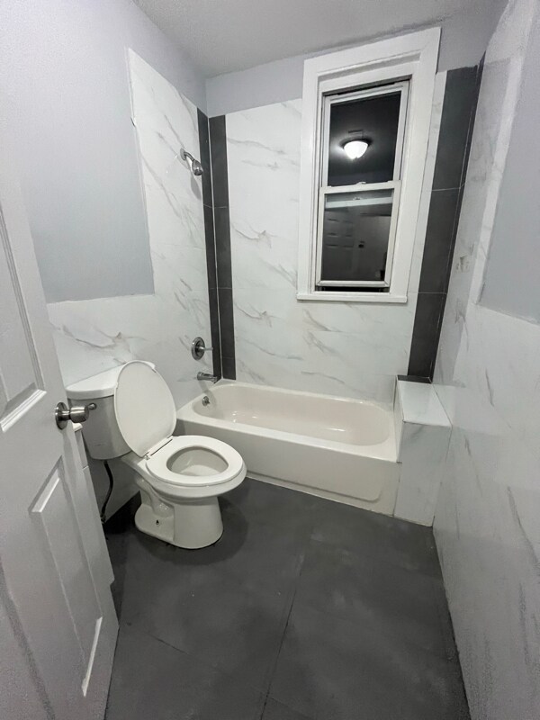 Building Photo - 827 S 14th St