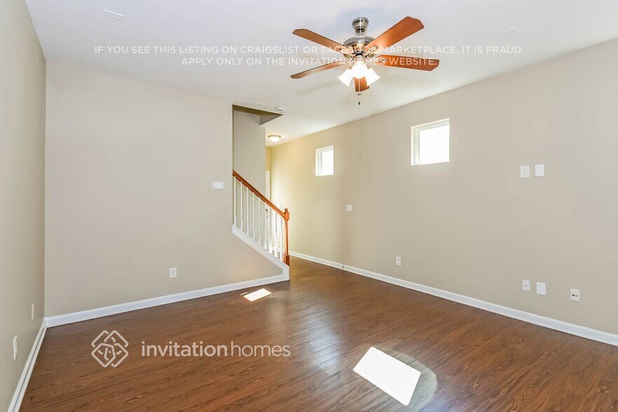 Building Photo - 483 Lobdale Falls Dr