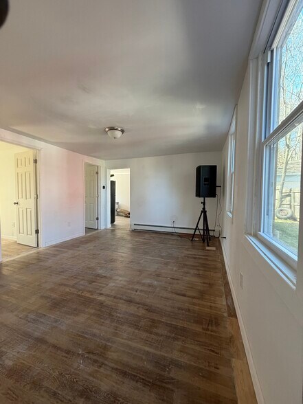 Building Photo - 490 Boswell Ave