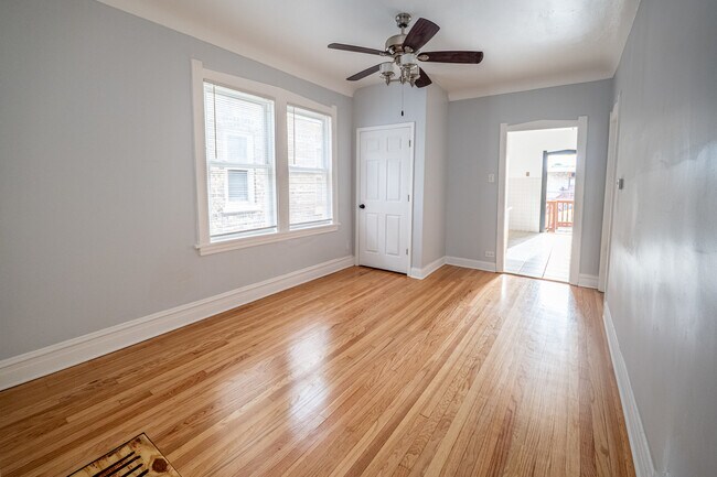 Building Photo - 1640 N Linder Ave