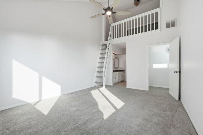 Building Photo - Premier Marina Cove end unit!!   Coastal Lifestyle at its BEST!!