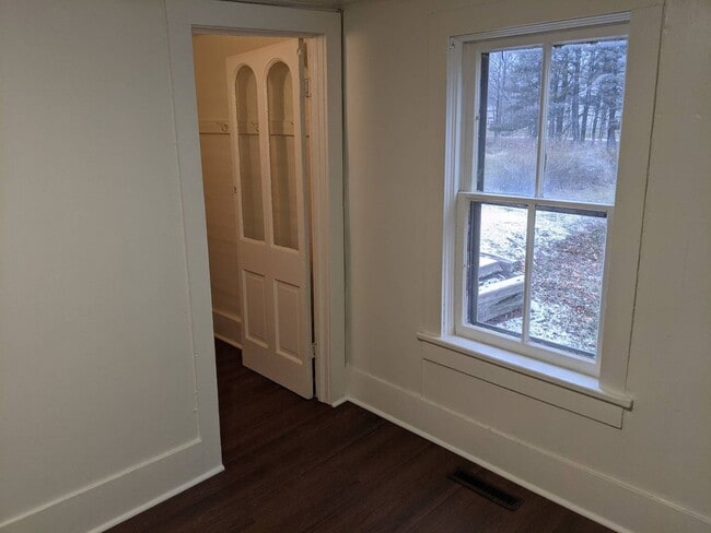 Building Photo - 711 Adler Rd