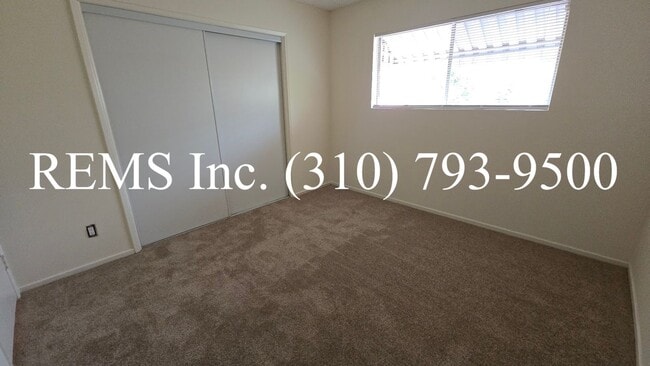 Building Photo - Large 4 Bedroom Single-Family Home with Pool & 2-Car Garage