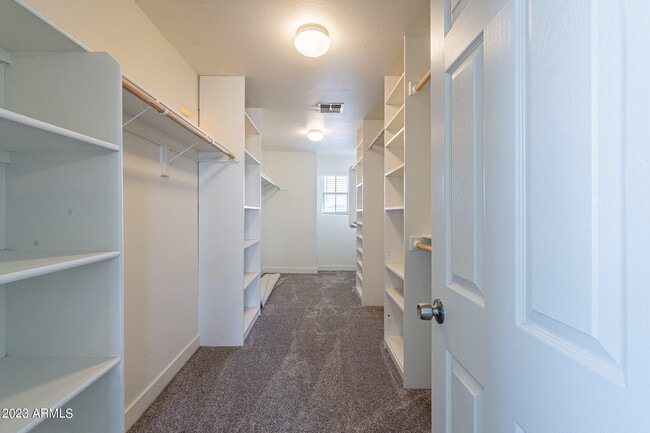 Building Photo - 4244 E Gleneagle Dr
