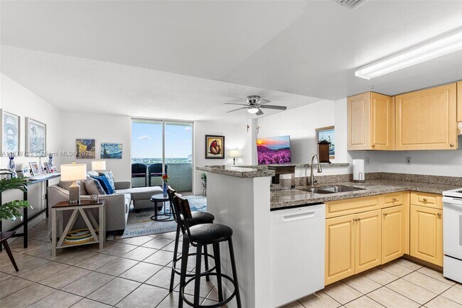 Building Photo - 3000 Coral Wy