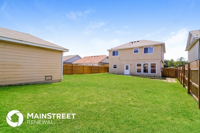 Building Photo - 5671 Midcrown Dr