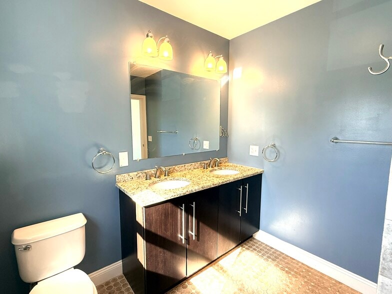 Building Photo - 4 Woodworth St