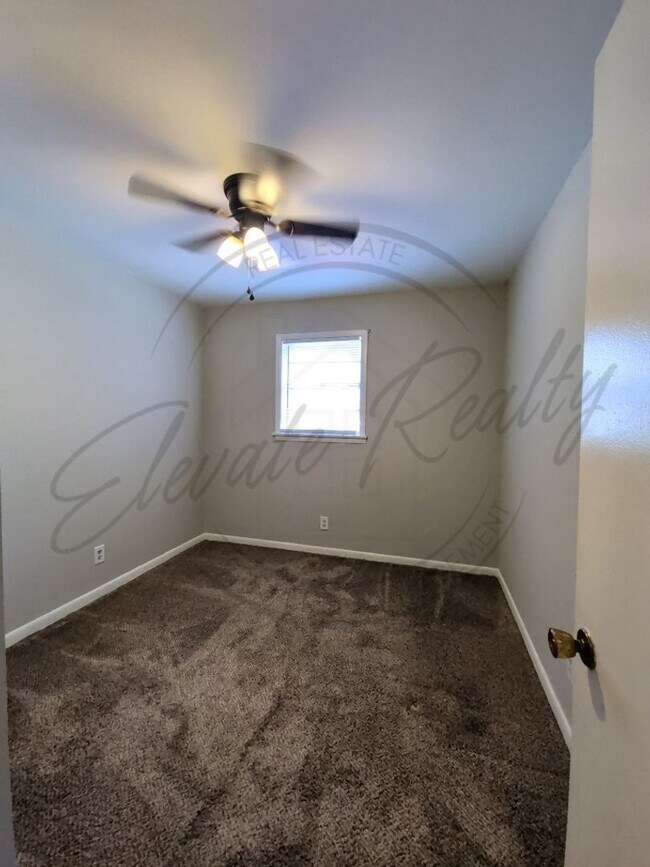 Building Photo - Summer Special: Cozy 1 Bed / 1 Bath Near Tennessee Tech – Pet Friendly!
