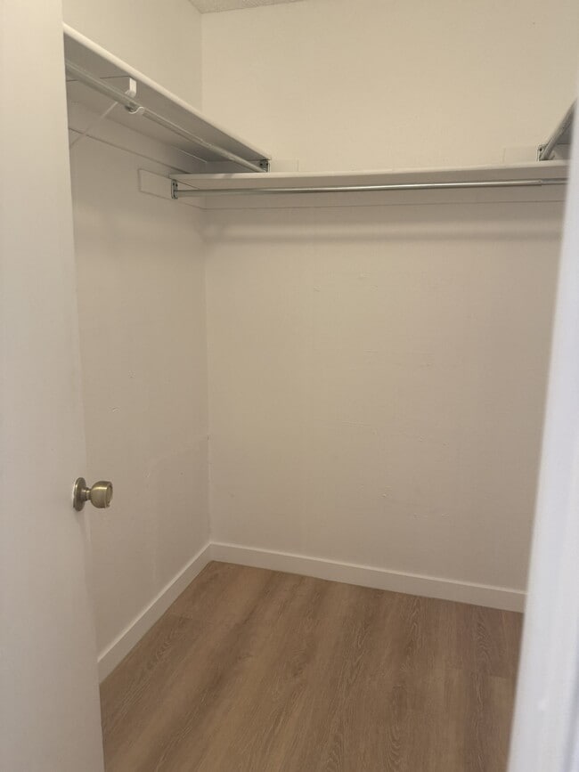 Building Photo - 8376 S Upham Way