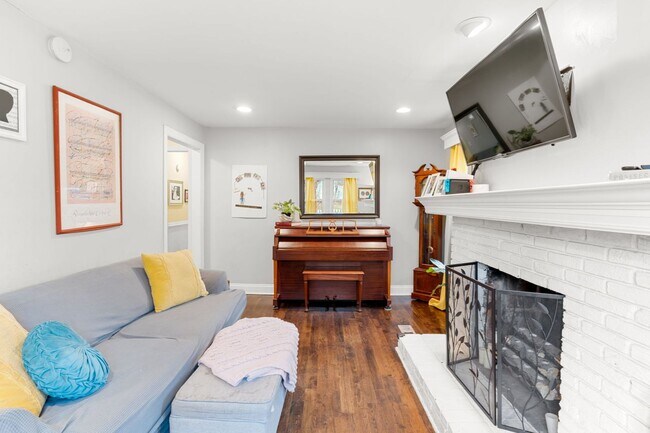 Building Photo - Awesome East Nashville Stone Cottage in gr...