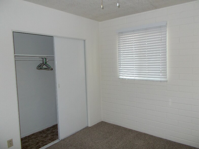 Building Photo - 4335 N 15th Ave